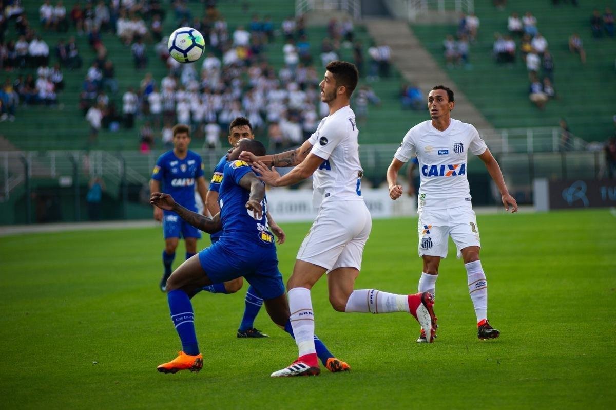 Fotos da vitria do Cruzeiro sobre o Santos, por 1 a 0, no Pacaembu, com gol de Bruno Silva