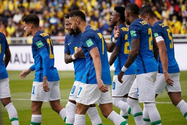 Brasil empatou com Equador em Quito, em jogo com arbitragem confusa 