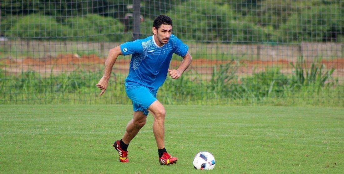 5 - Jorge Ignacio Gonzlez Barn: o defensor uruguaio de 35 anos atua tanto como lateral, quanto como zagueiro. Rodou por clubes do Uruguai, da Argentina e da Bolvia antes de chegar ao futebol venezuelano.