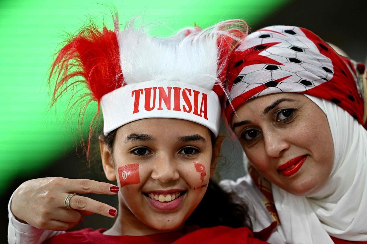 Torcedores de Tunsia e Frana na partida pelo Grupo D da Copa do Mundo do Catar
