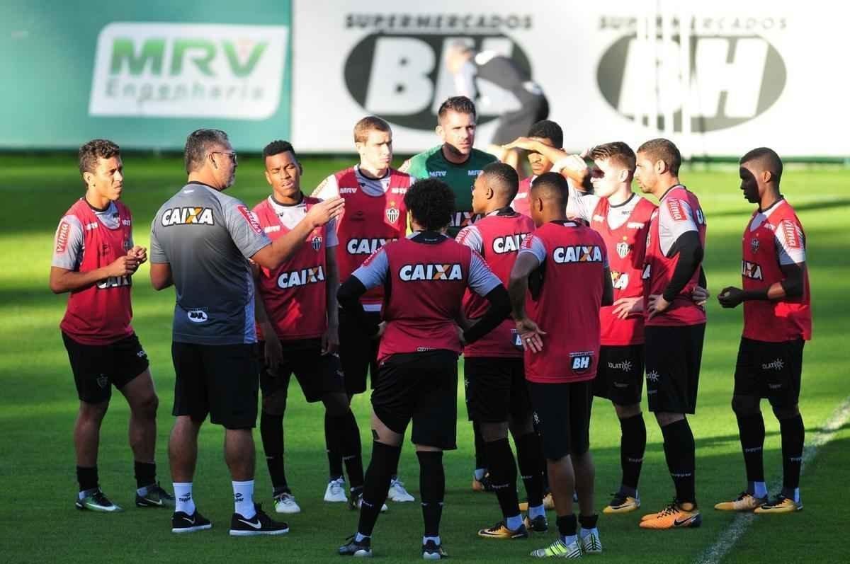 Novo tcnico do Atltico, Rogrio Micale comandou primeiro treino, nesta segunda-feira, na Cidade do Galo