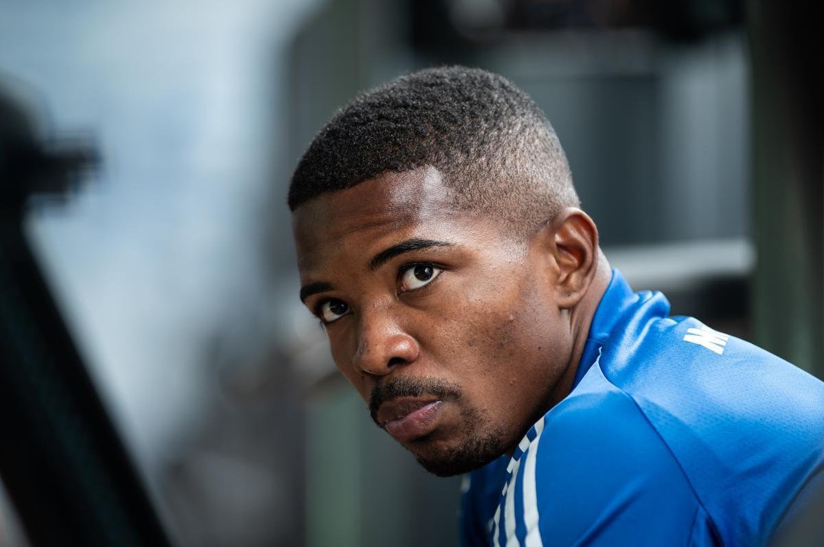 Cac (zagueiro) - vendido em fevereiro ao Tokushima Vortis, do Japo, por 2 milhes de dlares (R$10,7 milhes)