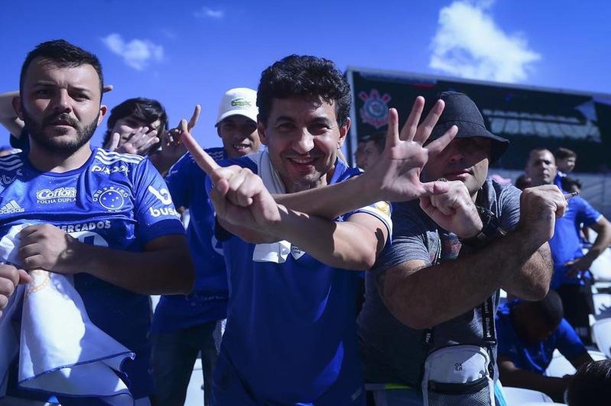 Torcida do Cruzeiro na Neo Qumica Arena, em So Paulo