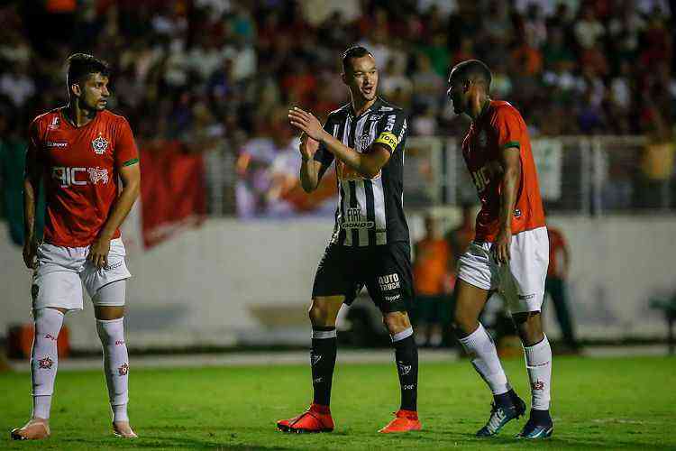 VAR é utilizado três vezes e define empate entre Boa e Atlético-MG - Lance!