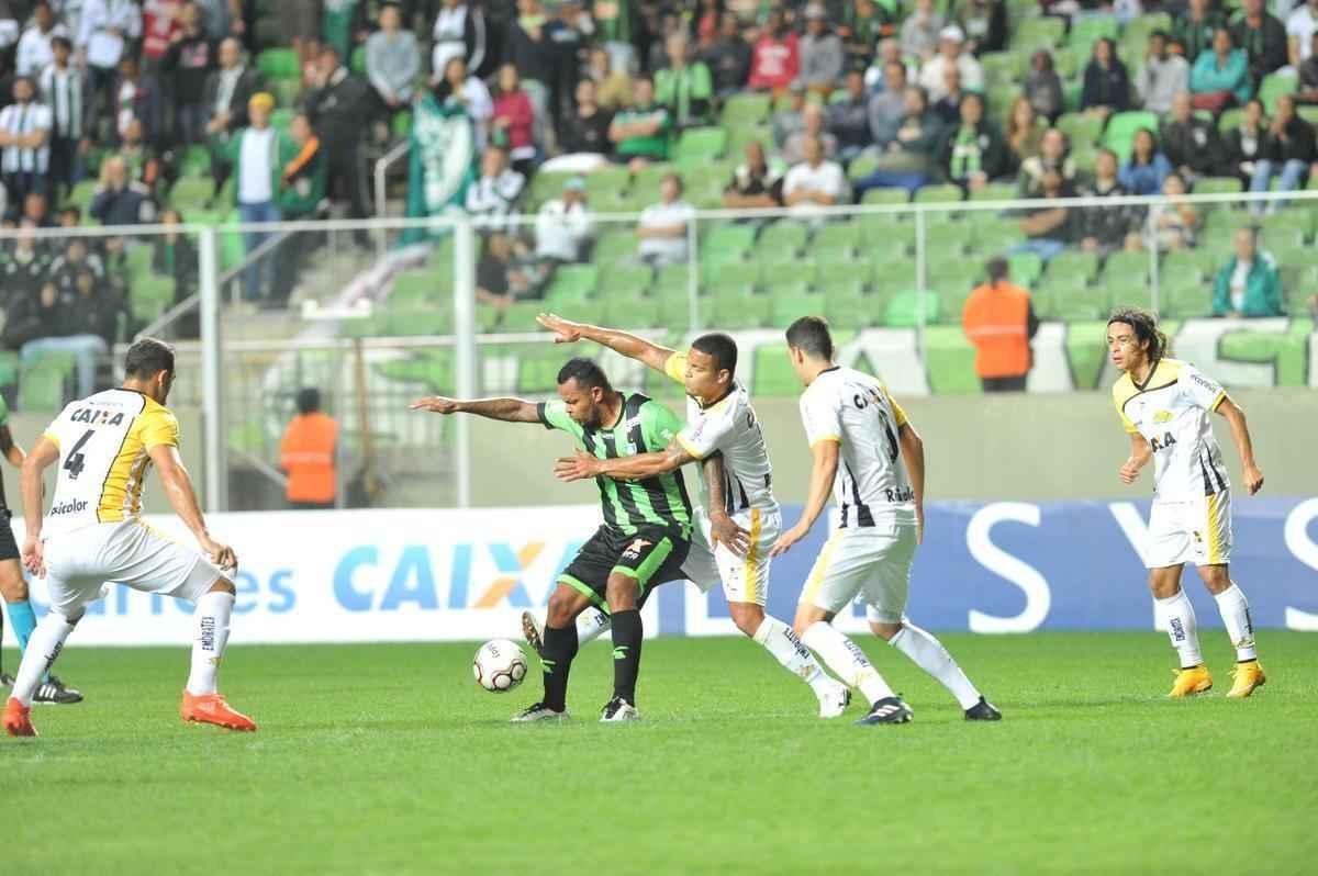 Imagens da partida entre Amrica e Cricima, no Independncia, pela Srie B do Brasileiro