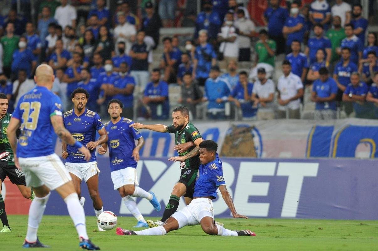Fotos do cl�ssico entre Cruzeiro e Am�rica, no Mineir�o, em BH, pela 3� rodada do Campeonato Mineiro