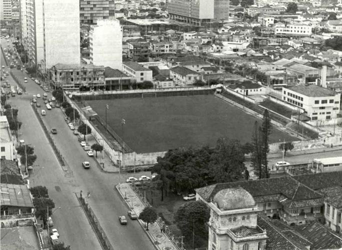 Vista area do estdio do Cruzeiro, em 1973. Nessa poca, o clube celeste j jogava no Mineiro.