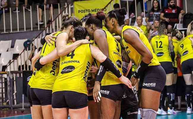 Minas vira diante do Praia Clube e fatura o Mineiro Feminino de