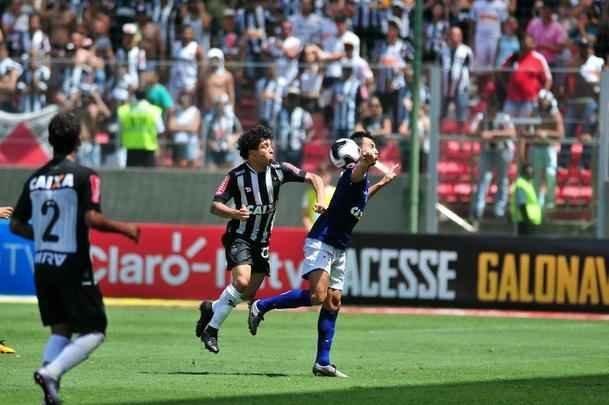 Imagens de lances do clssico mineiro realizado neste domingo, no Horto