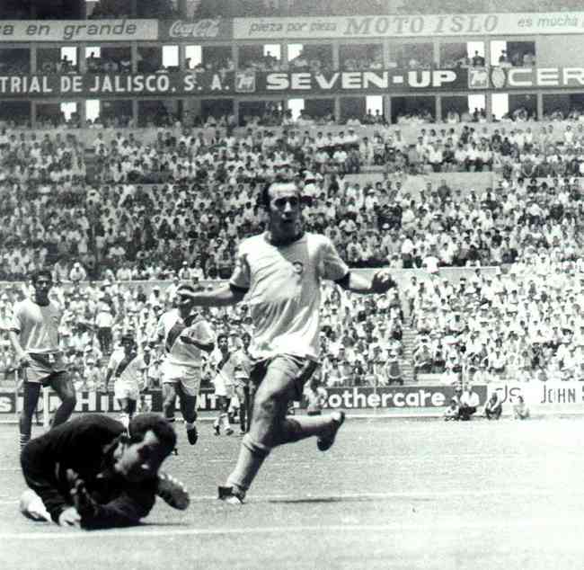 Neymar fica a um gol de igualar Pelé como maior artilheiro da