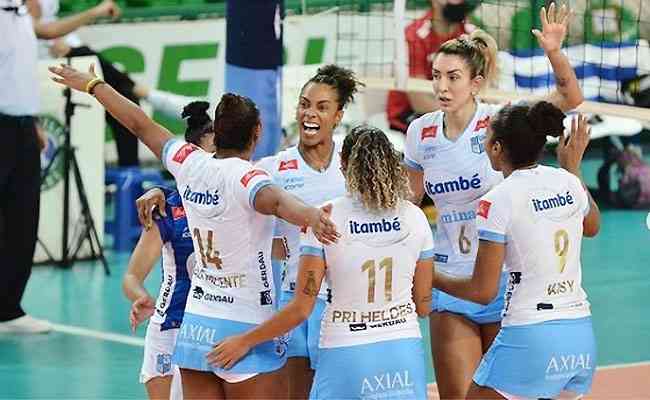 Brasil estreia com vitória tranquila no Sul-Americano Feminino de Vôlei -  Superesportes