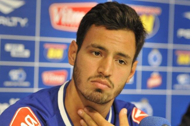 Snchez Mio (2016) - aposta pessoal do ex-diretor de futebol do Cruzeiro, Thiago Scuro, o meio-campista deixou o clube seis meses aps a chegada. Ex-jogador do Boca Juniors, o argentino participou de apenas 19 jogos com a camisa celeste. Ele marcou apenas um gol e no deixou qualquer tipo de saudade no torcedor da Raposa.