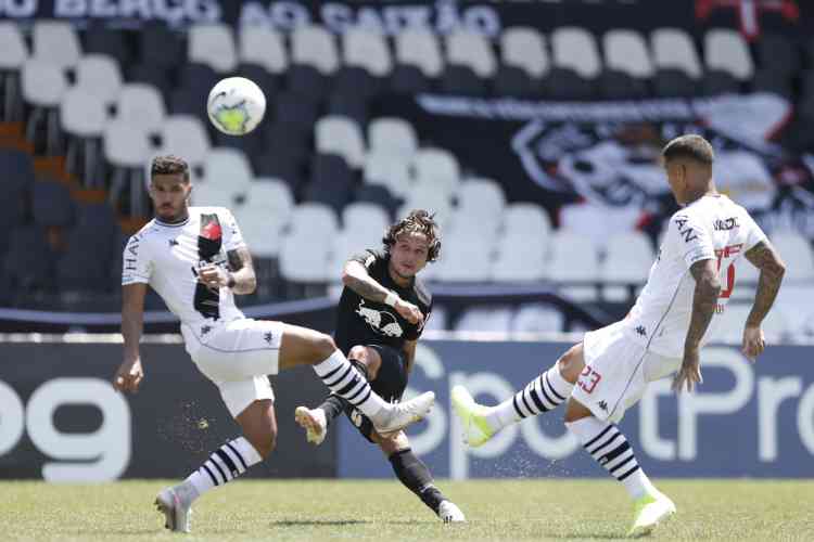 Bragantino e Ceará empatam em jogo com quatro pênaltis no Brasileiro -  Superesportes