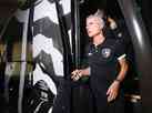 Botafogo: Luis Castro explica estratgia: 'Correr para trs  mais difcil'