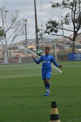 Auxiliares de Mano Menezes comandaram treino tcnico; times foram montados, mas jogadores no tiveram posio fixa no campo