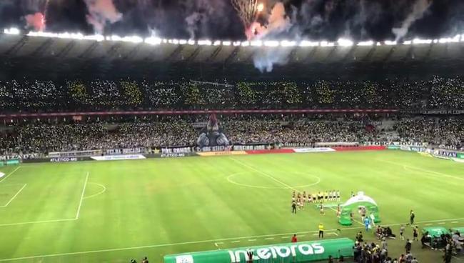 Mosaico da torcida do Atlético na partida contra o Flamengo pela Copa do Brasil