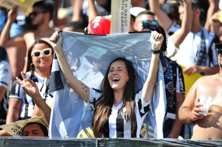 Festa da torcida do Atltico, no Mineiro, no jogo em que o time ergueu a taa de campeo brasileiro, diante do RB Bragantino