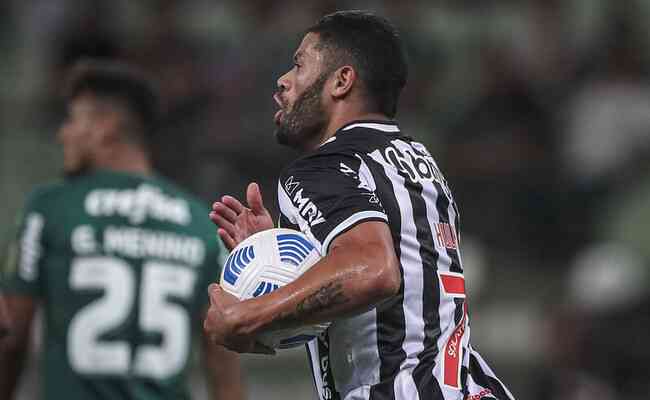 Hulk comemora gol do Atltico no empate contra o Palmeiras