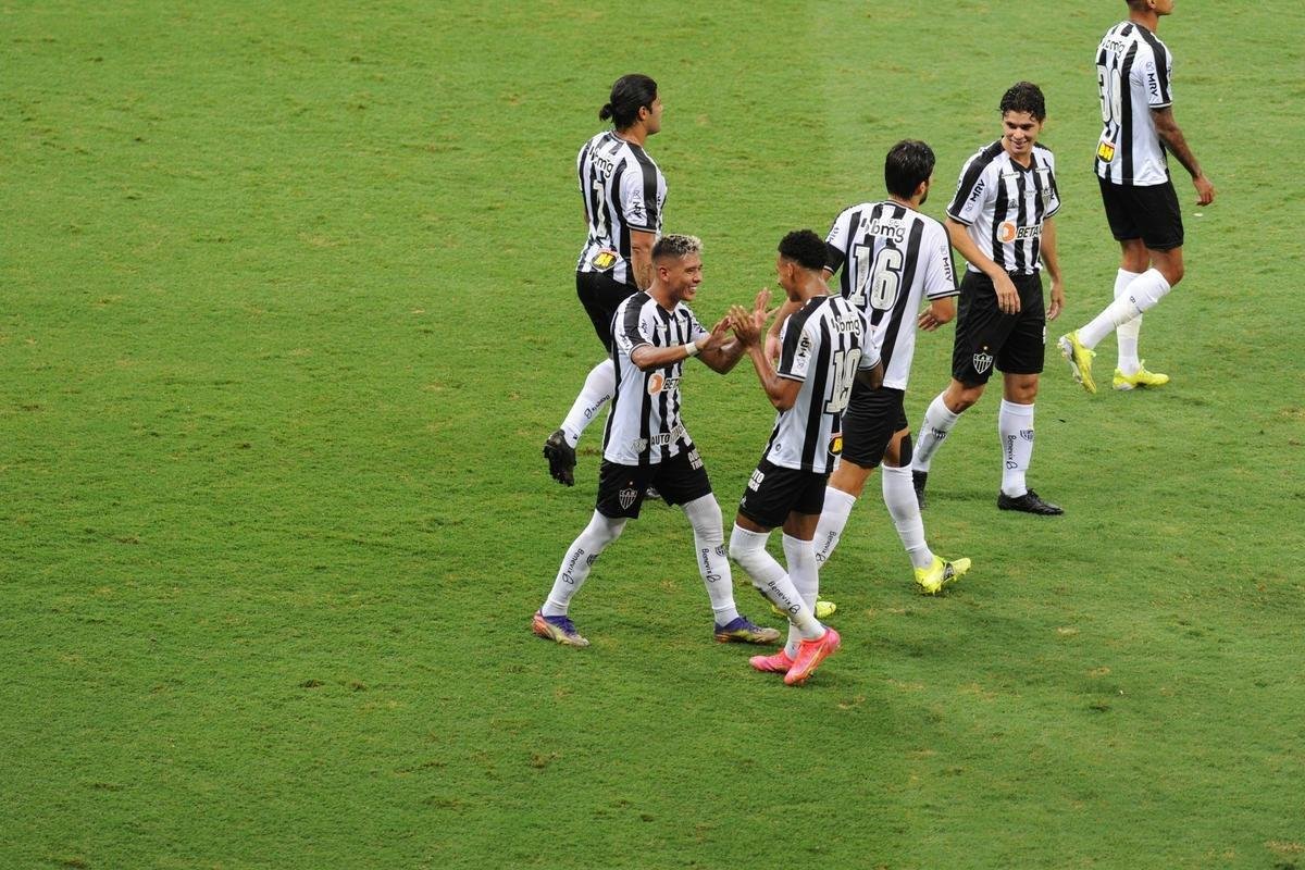 Fotos da estreia do atacante Hulk pelo Atltico, na partida contra o Uberlndia, no Mineiro, pela terceira rodada do Campeonato Mineiro de 2021
