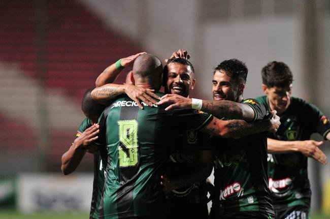 Amrica e Democrata-GV se enfrentaram no Independncia pela 2 rodada do Campeonato Mineiro