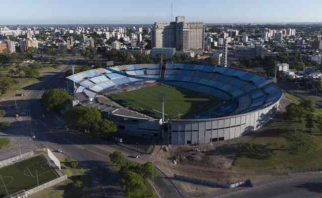 Distncia entre Porto Alegre e Montevidu  de 800 quilmetros