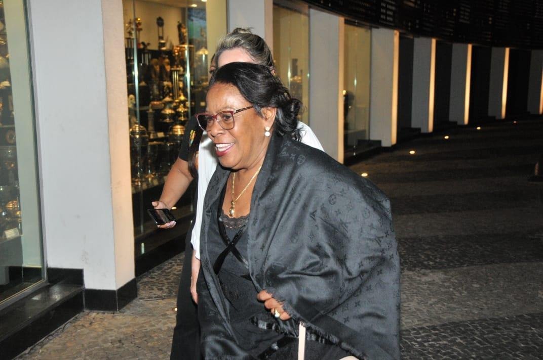 Chegada de Dona Miguelina, me de Ronaldinho Gacho,  cerimnia de entrega da Medalha ao Mrito ao Clube Atltico Mineiro pelo Conselho Deliberativo do clube. Ele foi uma das homenageadas.