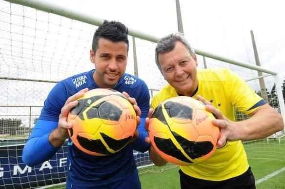 Com 499 jogos, Fbio est perto de alcanar marca de Raul, que disputou 549 partidas