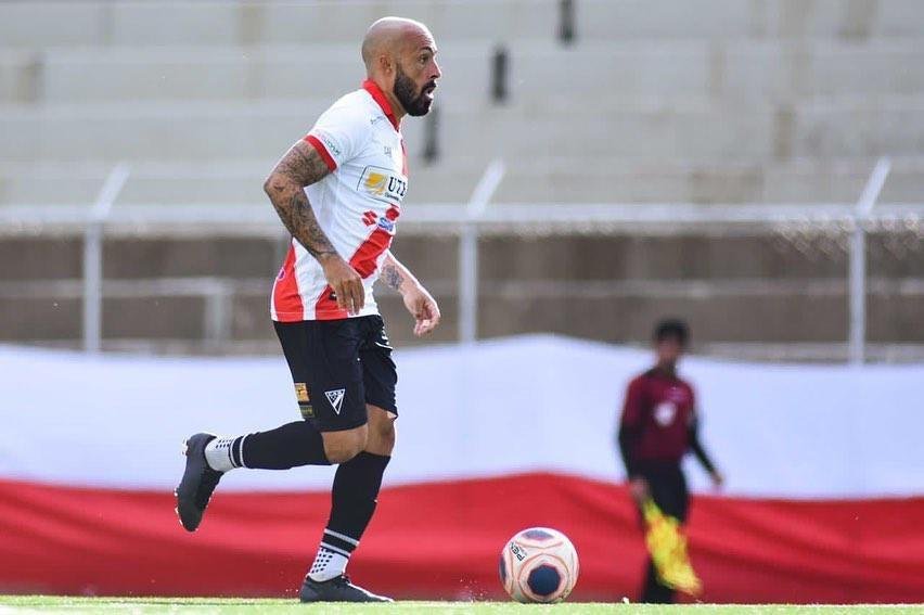 Vander Vieira, do Always Ready (Bolvia) - jogou por Ipatinga e Democrata-GV