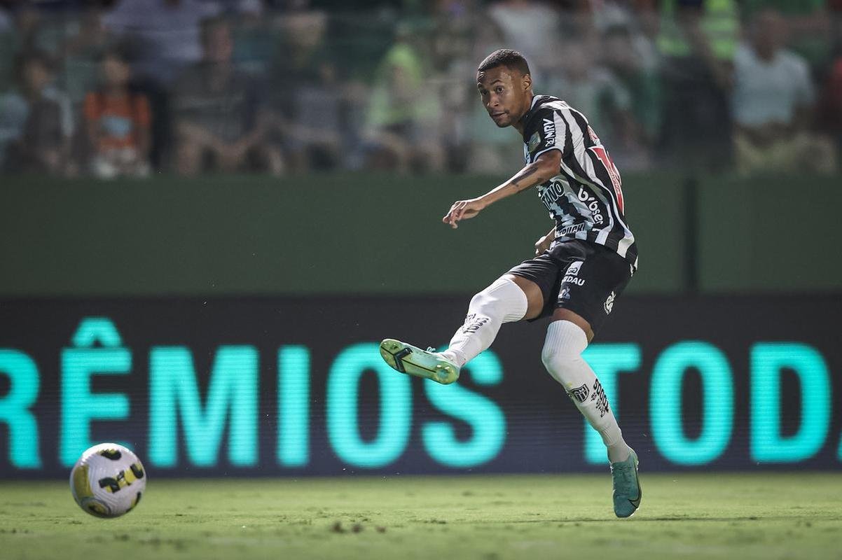 Fotos do jogo entre Gois e Atltico no Estdio da Serrinha, em Goinia, pela quarta rodada do Campeonato Brasileiro