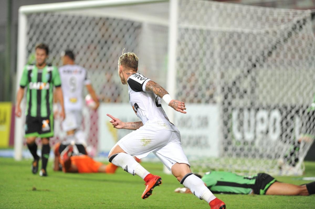 Depois de lances polmicos, Atltico confirmou vitria com gols de Rger Guedes e Ricardo Oliveira