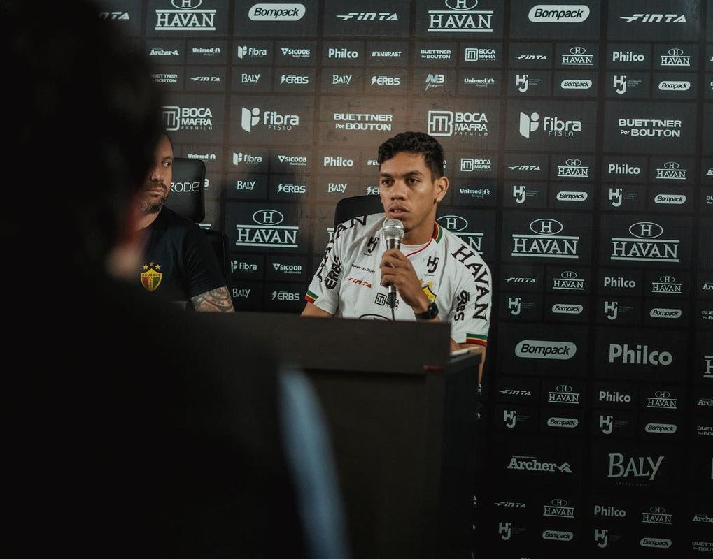 Paulo Baya, atacante (Brusque)