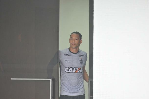 Atltico voltou ao trabalho nesta quinta-feira e apresentou Ricardo Oliveira (foto); alm do atacante, presidente Sergio Sette Cmara e diretor de futebol Alexandre Gallo falaram com os jornalistas