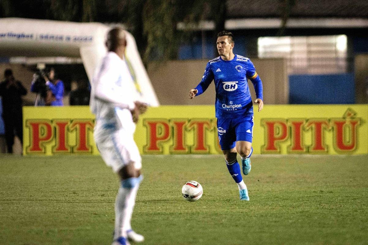 Fotos da partida entre Londrina e Cruzeiro, pela S�rie B