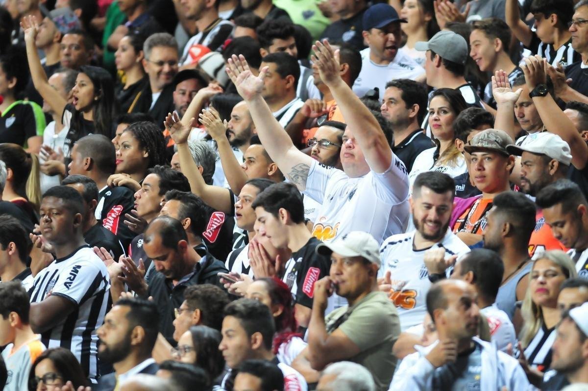 Fotos do jogo desta segunda-feira entre Galo e Furaco