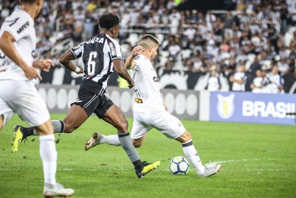 Veja as imagens do jogo entre Botafogo x Atltico, realizado no estdio Nilton Santos, no Rio de Janeiro