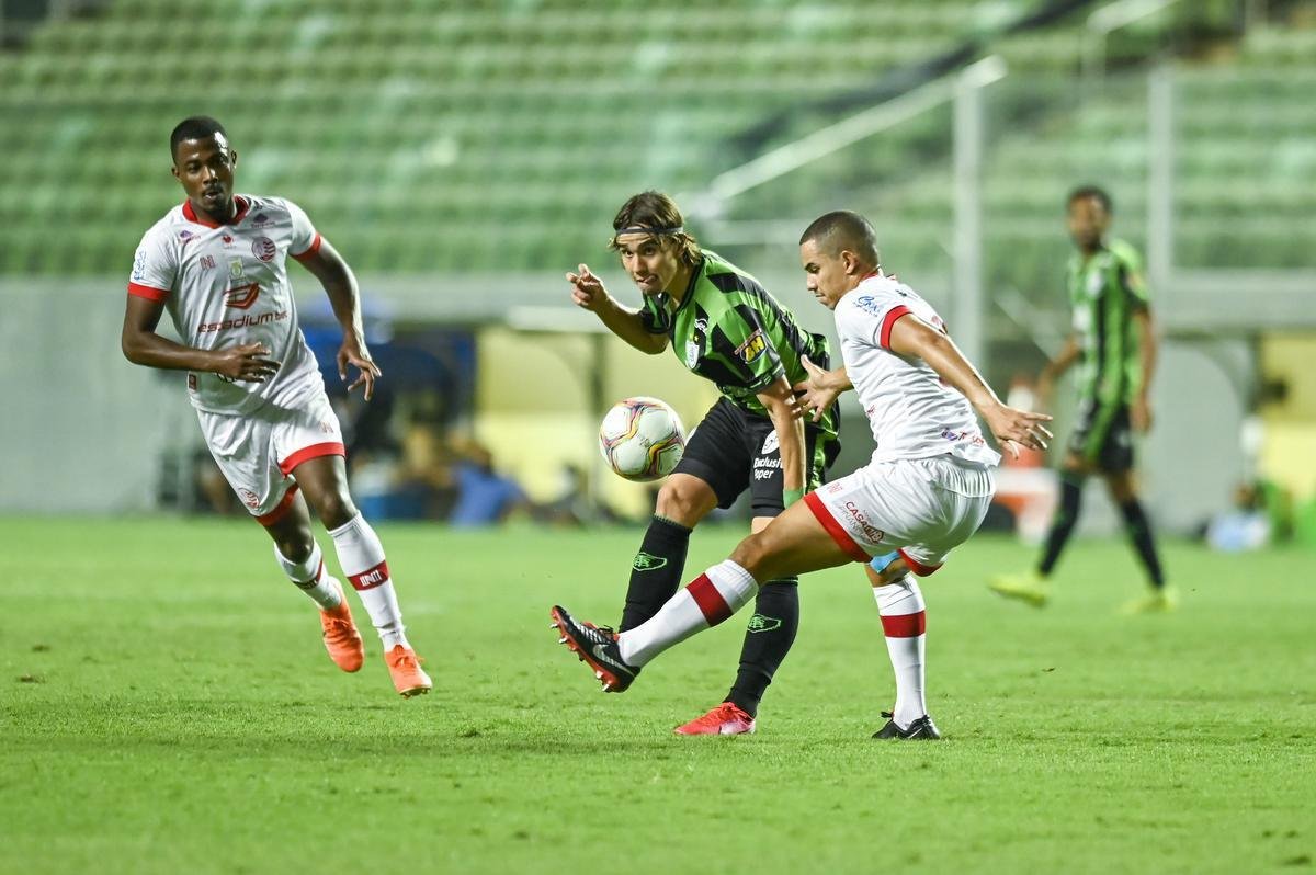 Pela 15ª rodada da Série B, o Náutico visitou o América-MG tentando reagir na tabela e manter a invencibilidade diante do ex-alvirrubro Lisca