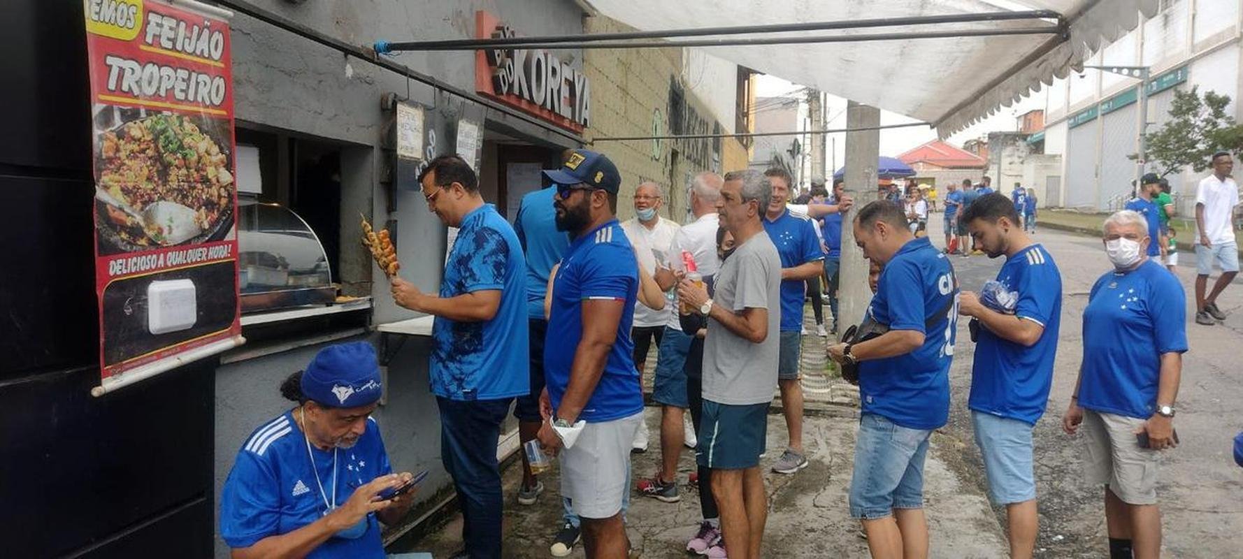 Torcida do Cruzeiro registra maior pblico do Campeonato Mineiro na partida contra o Villa Nova, no Independncia, pela oitava rodada. Ao todo, 19.616 pessoas compareceram no Horto.