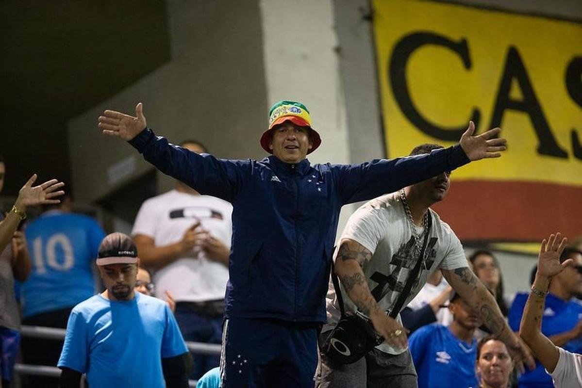 Fotos da torcida do Cruzeiro na partida contra o CSA, nesta quarta-feira (20), no Rei Pel, em Macei. Jogo  vlido pela 19 rodada da Srie B do Campeonato Brasileiro.
