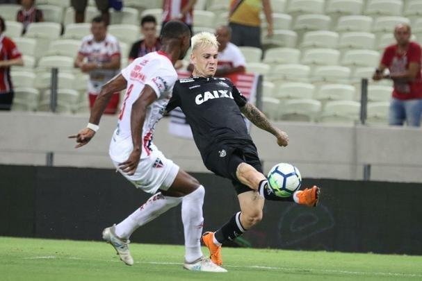 Veja imagens do empate entre Ferroviário-CE e Atlético no Castelão