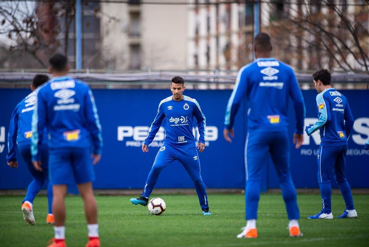 De olho em jogo contra o River Plate pela Copa Libertadores, Cruzeiro treinou na tarde desta segunda-feira no CT do Boca Juniors