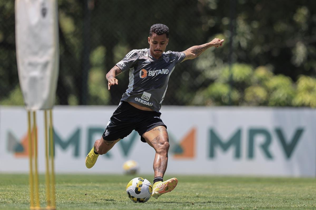 Fotos do treino do Atltico, que teve Hulk em campo 