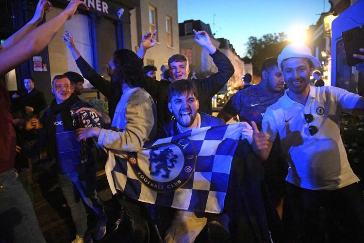 Chelsea faz a festa depois de vencer o Manchester City e faturar o bi na Liga dos Campeões