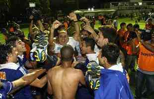 Festa dos jogadores do Cruzeiro no Barrado com a conquista do tricampeonato brasileiro