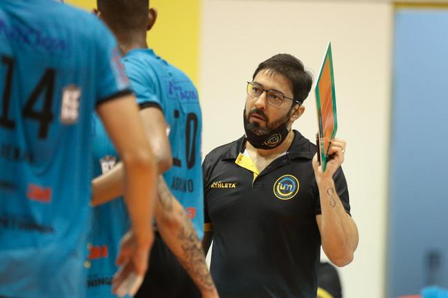 Minas abriu srie semifinal contra o Itapetininga com vitria por 3 a 0, em Saquarema