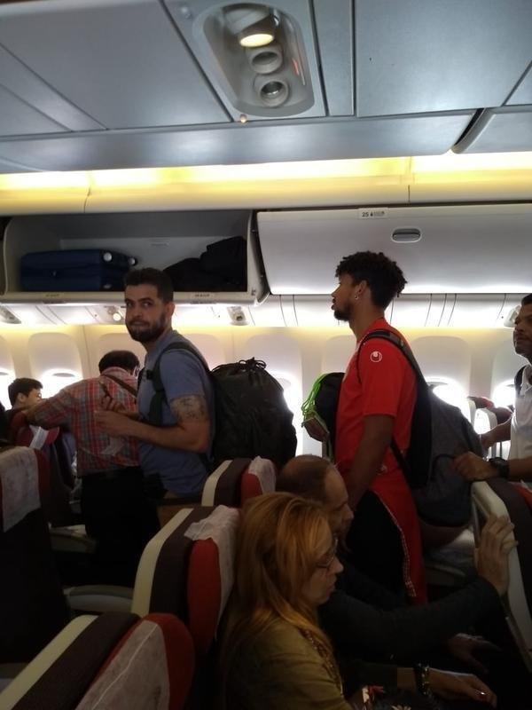 Fotos da delegao do Deportivo Lara na viagem at Belo Horizonte