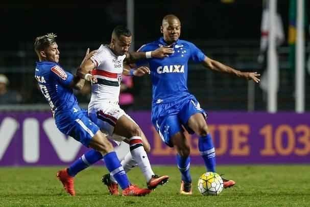 Fotos do jogo entre So Paulo e Cruzeiro, no Morumbi, pela 25 rodada do Campeonato Brasileiro