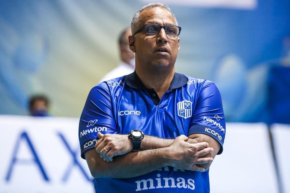 Minas no resistiu ao poderoso Taubat, perdeu por 3 sets a 0 e terminou a Superliga como vice-campeo