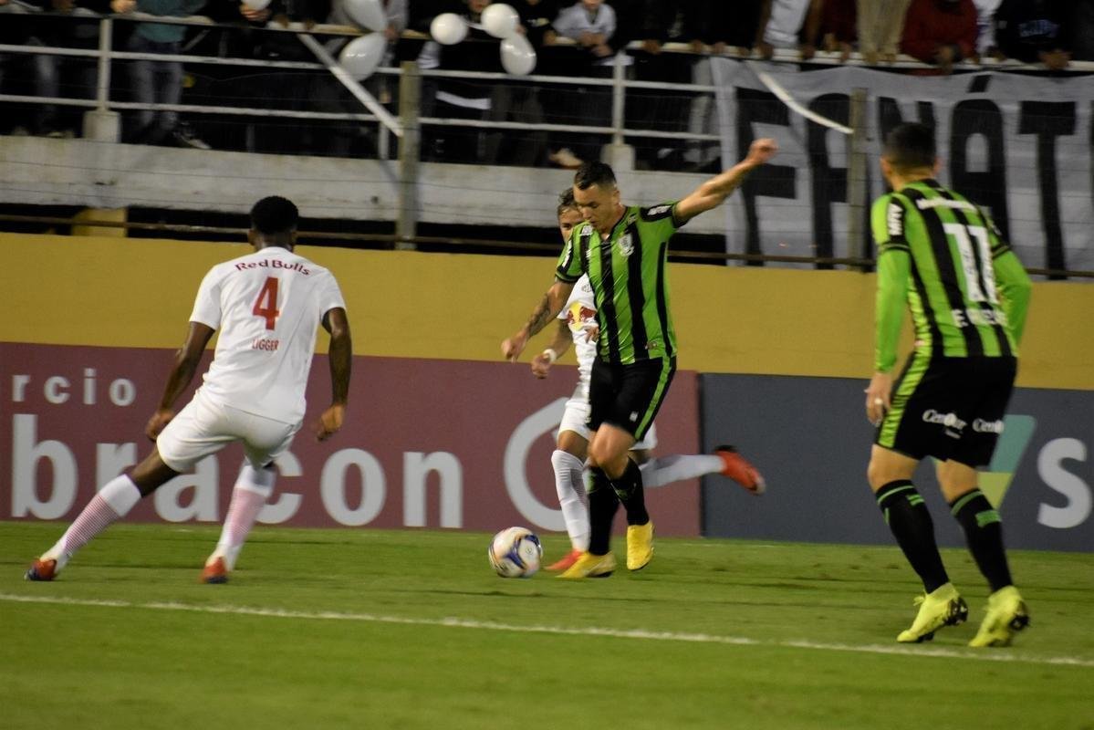 Amrica foi batido pelo Bragantino e sofreu a sexta derrota na Srie B