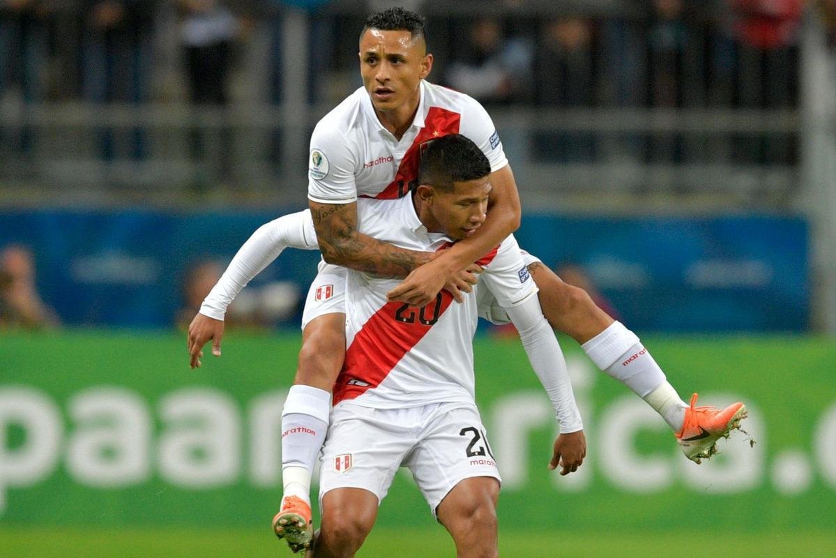 Chile e Peru se enfrentaram na Arena Grmio, pela semifinal da Copa Amrica