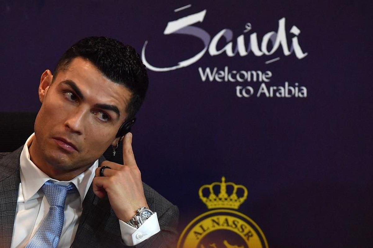 Cristiano Ronaldo foi apresentado pelo Al-Nassr, da Arbia Saudita, nesta tera-feira (3/1)